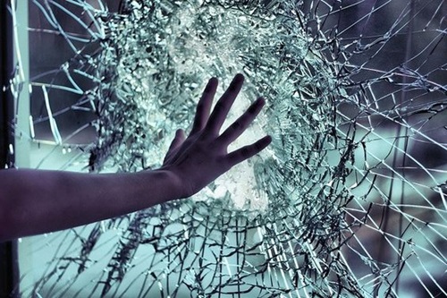 Zašto razbijeno ogledalo donosi sedam godina nesreće?
